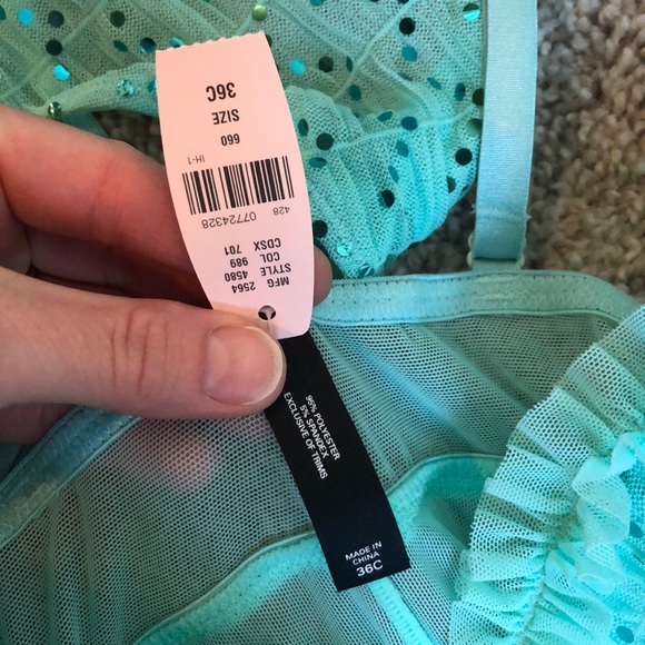 Victoria’s Secret Lingerie Set - Picture 6 of 7